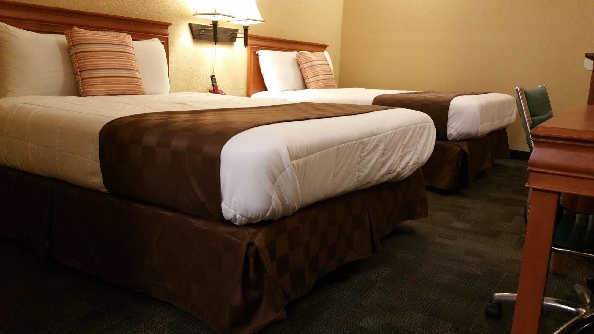 Economy Express Inn Henryetta 外观 照片